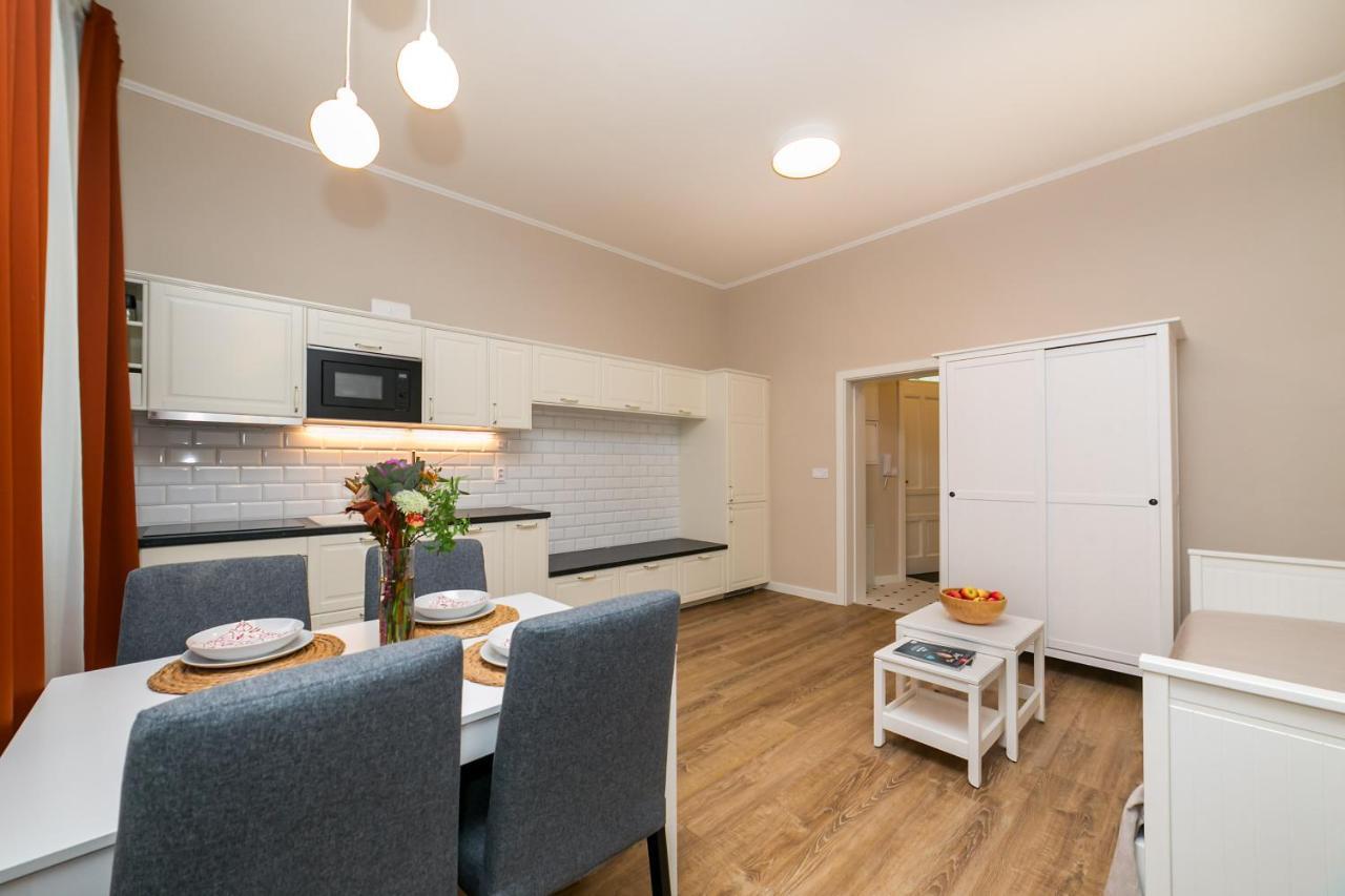 New Studio 3 - Self Check In, Parking Possible, Weekend Free Parking Bratislava Eksteriør bilde